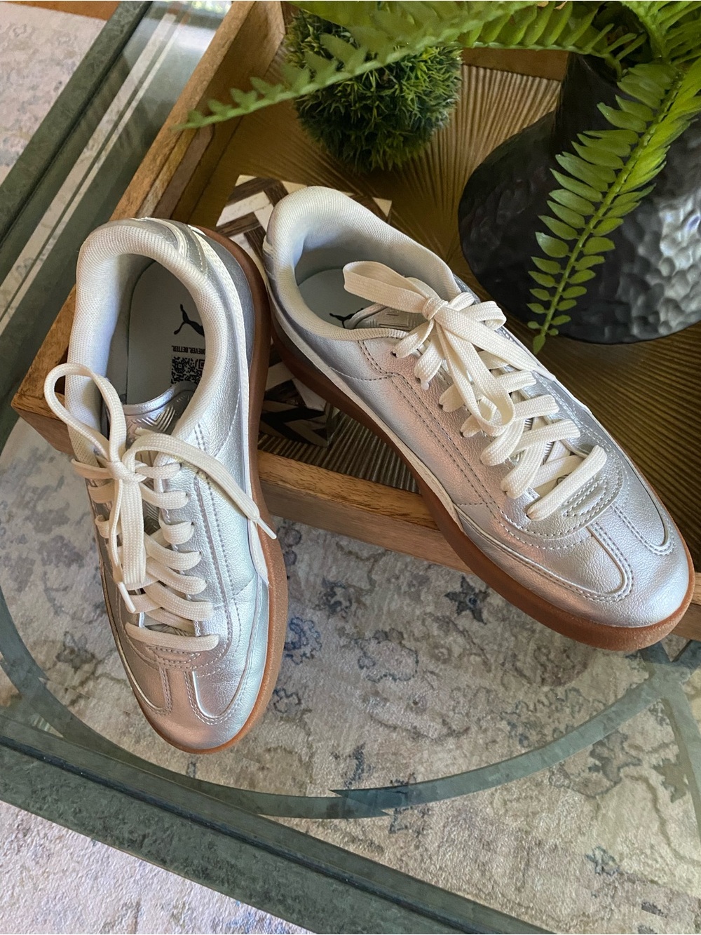 EUC PUMA CLUB II ERA SILVER METALLIC SNEAKERS SIZE 8